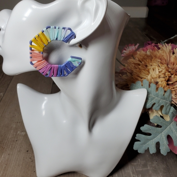 NWT Pastel Octogonal Raffia Open Hoop Earrings - Picture 1 of 14